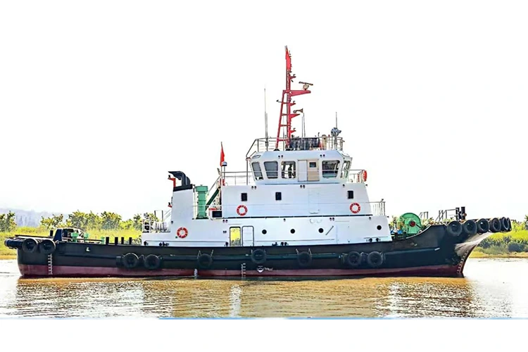 Remorqueur à hélice à pas variable