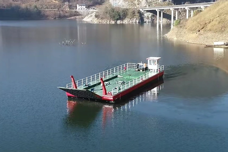 Barge pontée