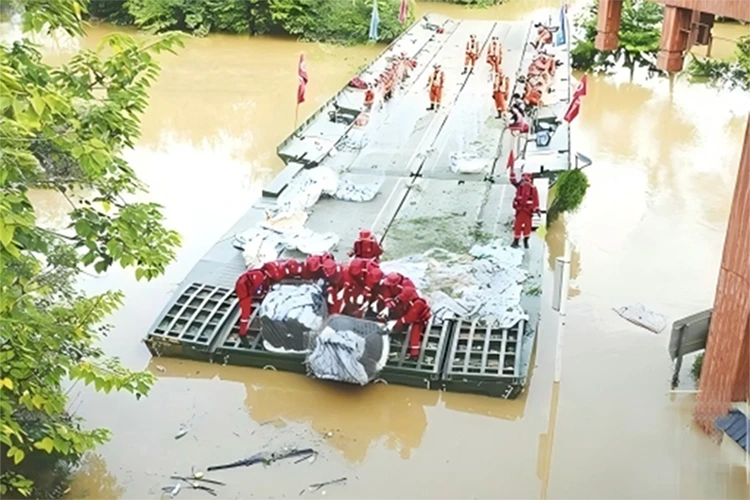 Pont rapidement mis en place